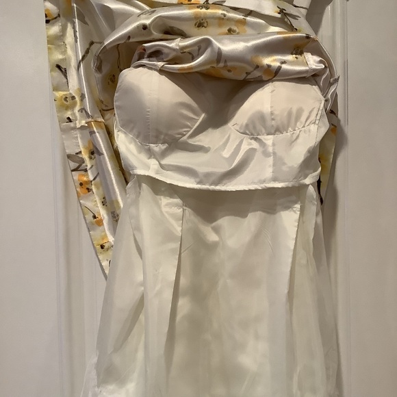 Vintage J Howard Sundress Size 6 White with Yellow Flowers Fully Lined - Picture 7 of 16